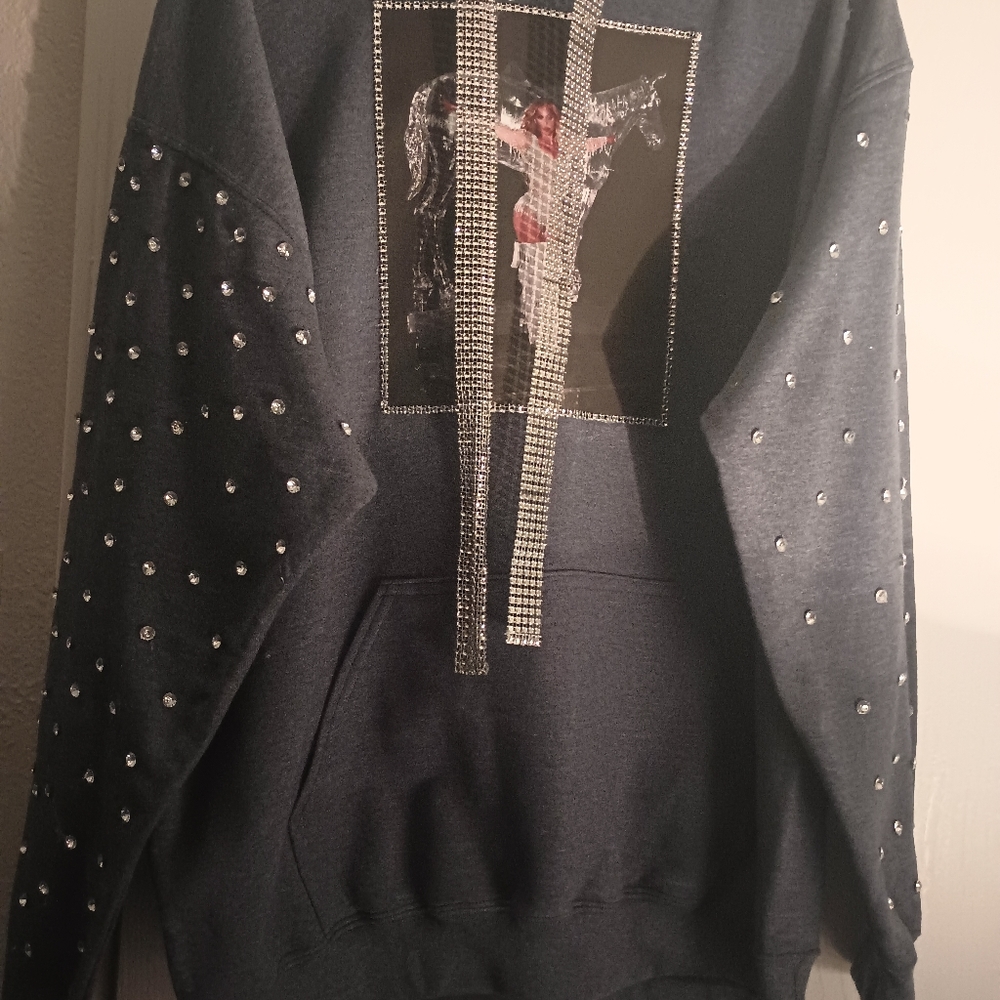 Custom sweater - Picture 5 of 8